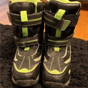 Boys snow boots